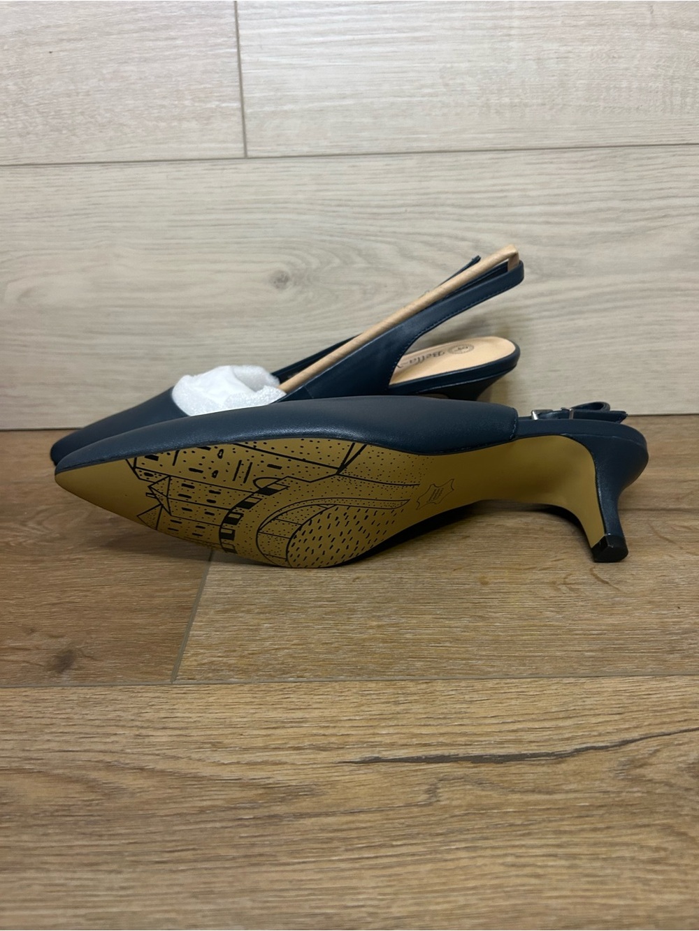 Bella Vita Scarlett Womens Slingback Pump Navy Leather 12 - Picture 3 of 4